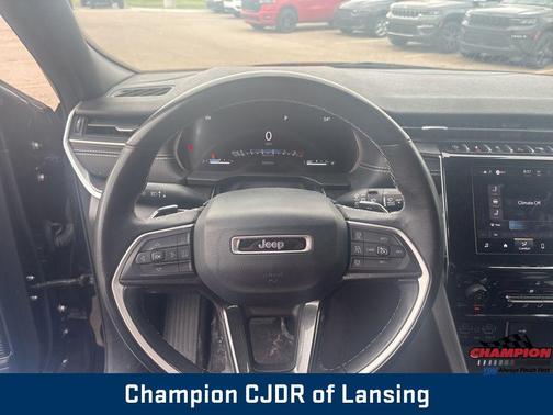 Diamond Black 2022 Jeep Grand Cherokee Altitude