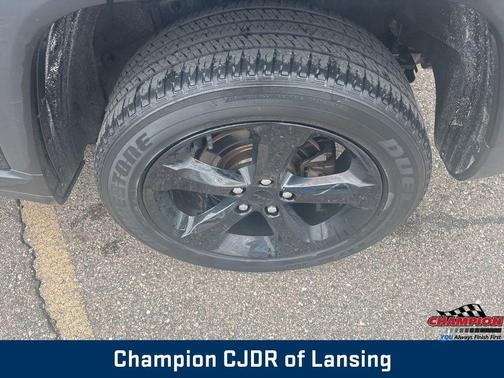 Diamond Black 2022 Jeep Grand Cherokee Altitude