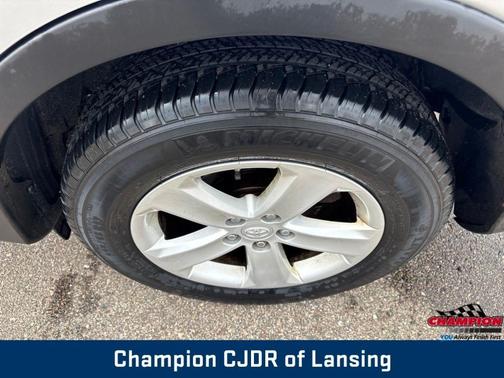 Classic Silver Metallic 2014 Toyota RAV4 XLE