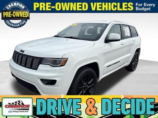 Bright White Clearcoat 2022 Jeep Grand Cherokee WK Laredo