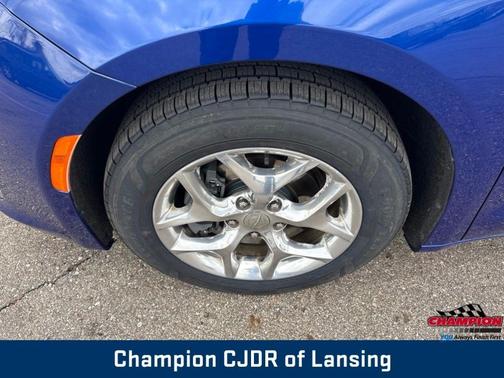 Ocean Blue Metallic 2019 Chrysler Pacifica Limited