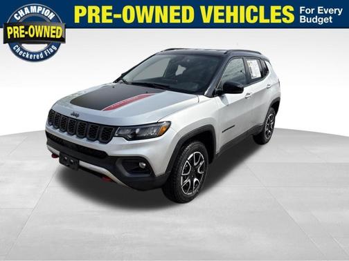 Silver Zynith 2025 Jeep Compass Trailhawk