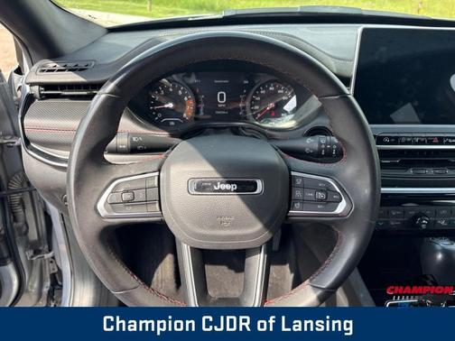 Silver Zynith 2025 Jeep Compass Trailhawk