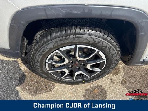 Silver Zynith 2025 Jeep Compass Trailhawk