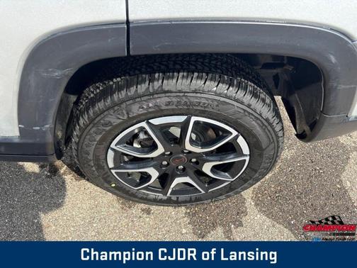 Silver Zynith 2025 Jeep Compass Trailhawk