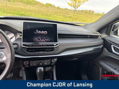 Silver Zynith 2025 Jeep Compass Trailhawk