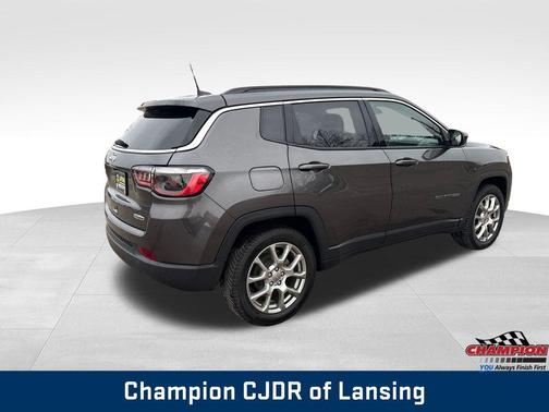 2022 Jeep Compass Latitude Lux