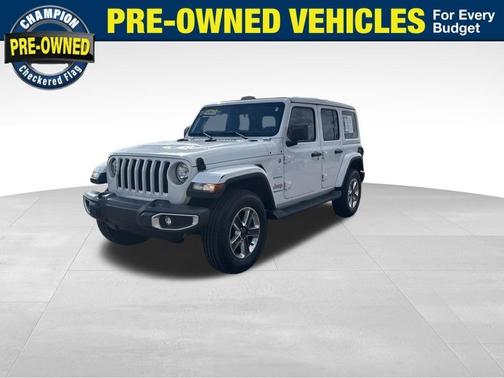 Bright White Clearcoat 2023 Jeep Wrangler Sahara