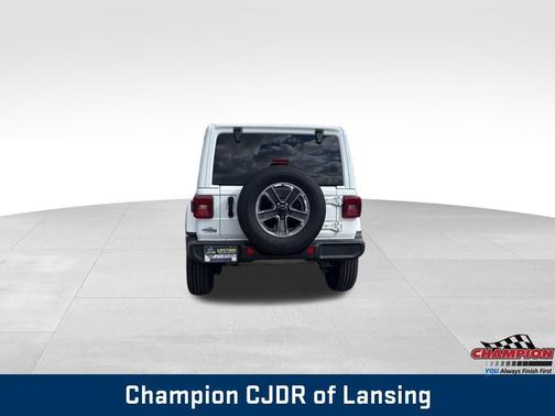 Bright White Clearcoat 2023 Jeep Wrangler Sahara