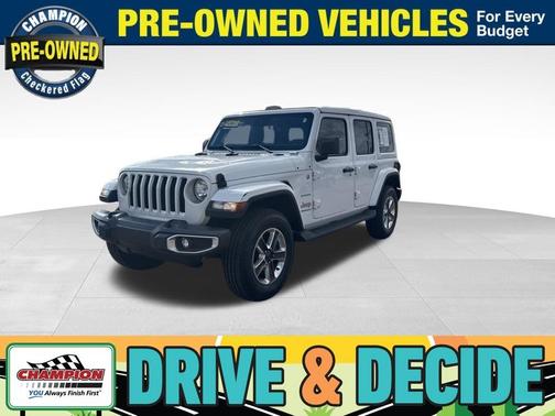 Bright White Clearcoat 2023 Jeep Wrangler Sahara