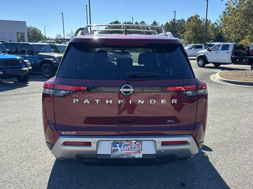 2022 Nissan Pathfinder SL 2WD