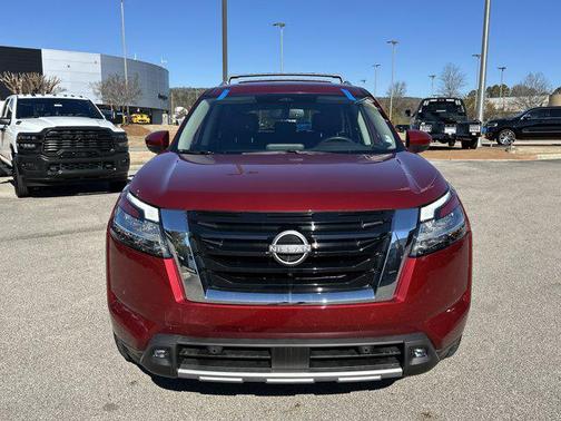 2022 Nissan Pathfinder SL 2WD