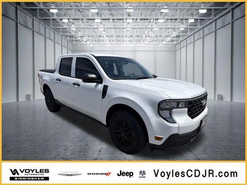 Oxford White 2025 Ford Maverick XL