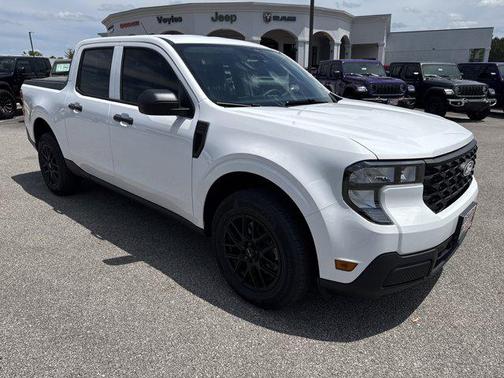 Oxford White 2025 Ford Maverick XL