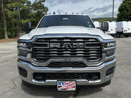 2025 RAM 2500 Tradesman Crew Cab 4x2 8' Box