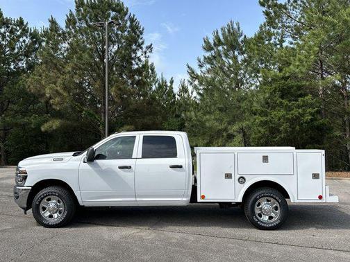2025 RAM 2500 Tradesman Crew Cab 4x2 8' Box