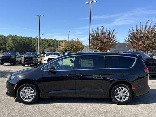 2026 Chrysler Voyager LX