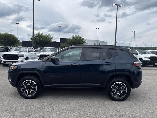 Fathom Blue Pearlcoat 2024 Jeep Compass Trailhawk