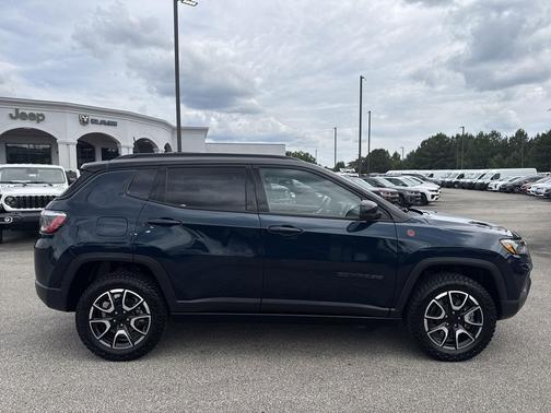 Fathom Blue Pearlcoat 2024 Jeep Compass Trailhawk