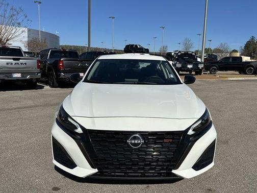 2024 Nissan Altima SR FWD