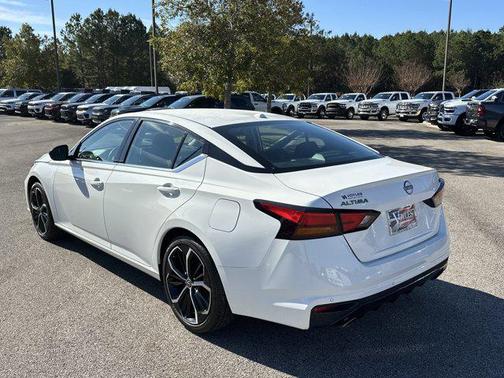2024 Nissan Altima SR FWD