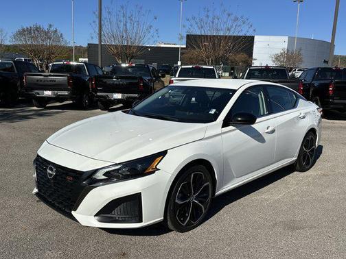 2024 Nissan Altima SR FWD