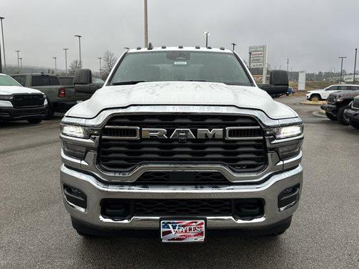 2026 RAM 2500 Tradesman Crew Cab 4x4 8' Box