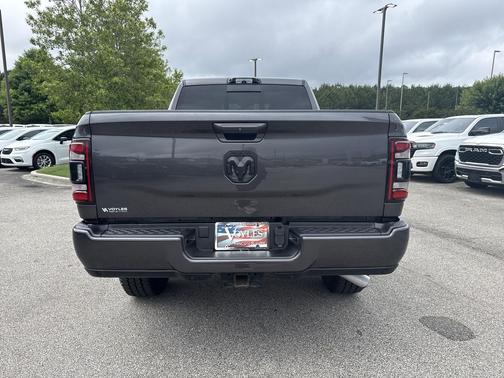 Granite Crystal Metallic Clearcoat 2022 RAM 2500 Big Horn Crew Cab 4x4 6'4' Box