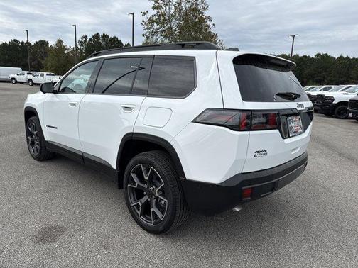 Bright White Clearcoat 2026 Jeep Cherokee Overland