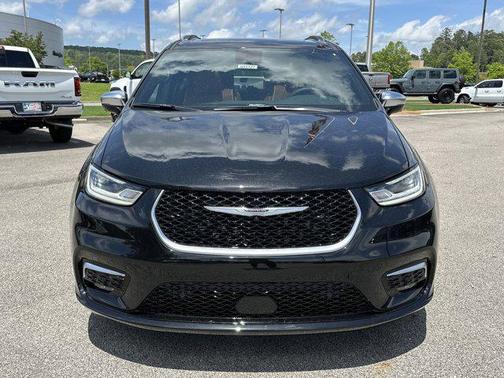2025 Chrysler Pacifica L