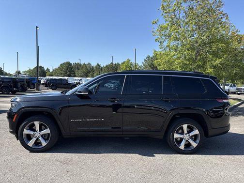 Diamond Black Crystal Pearlcoat 2021 Jeep Grand Cherokee L Limited