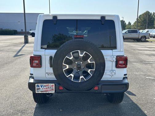 2025 Jeep Wrangler 4-Door Sahara 4x4
