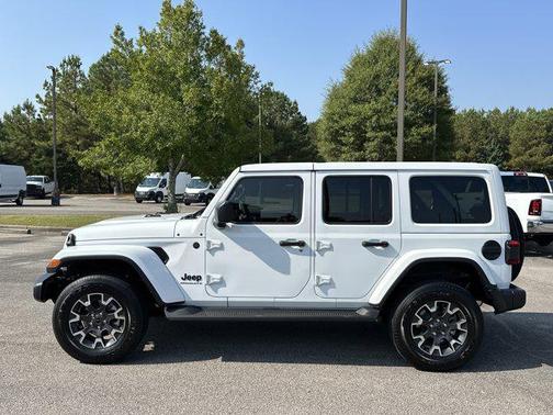 2025 Jeep Wrangler 4-Door Sahara 4x4