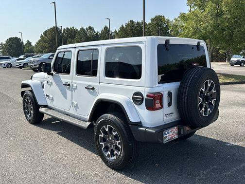 2025 Jeep Wrangler 4-Door Sahara 4x4