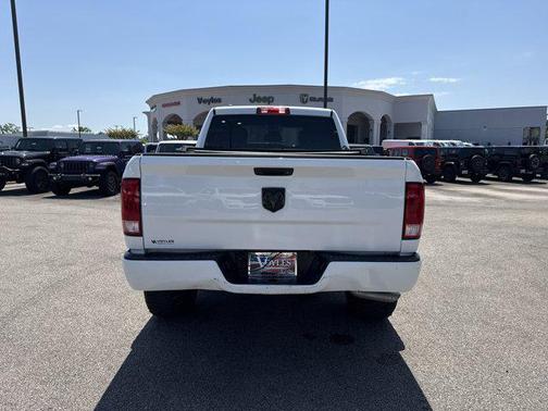 Bright White Clearcoat 2018 RAM 1500 Express