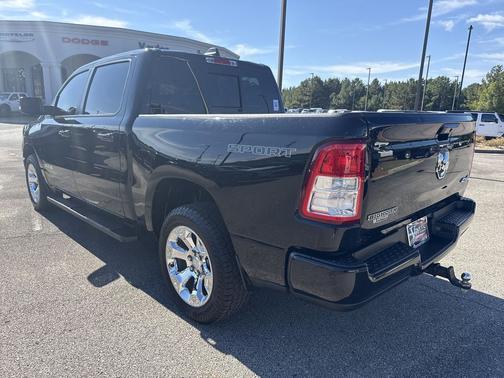 Diamond Black Crystal Pearlcoat 2022 RAM 1500 Big Horn/Lone Star