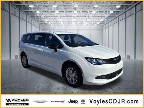 2026 Chrysler Voyager LX