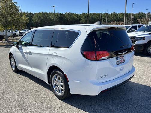 2026 Chrysler Voyager LX