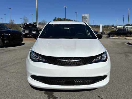 2026 Chrysler Voyager LX