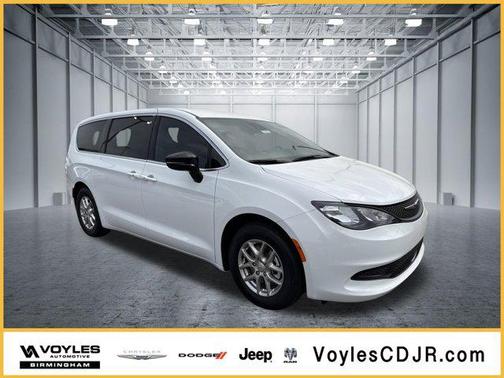 2026 Chrysler Voyager LX