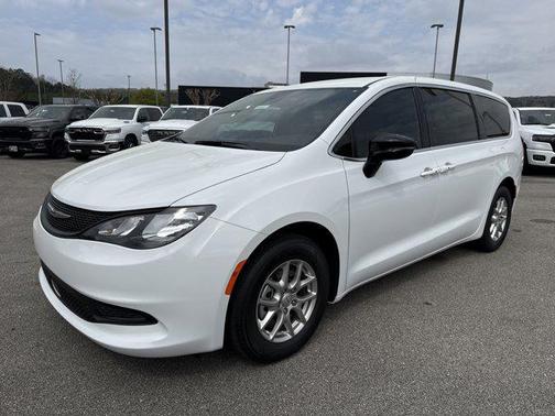 2026 Chrysler Voyager LX