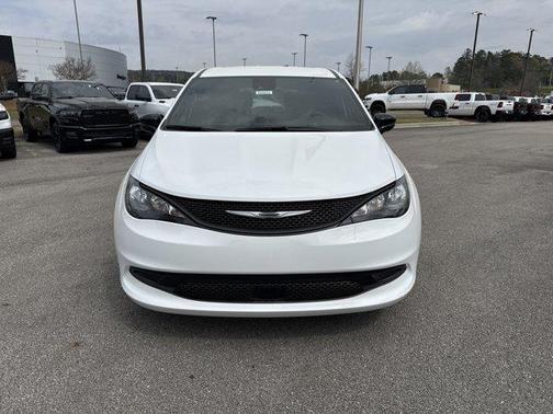 2026 Chrysler Voyager LX