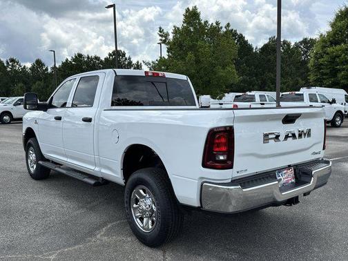 2025 RAM 2500 Tradesman Crew Cab 4x4 6'4' Box