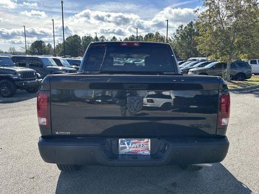 2024 RAM 1500 Classic Warlock Crew Cab 4x4 5'7' Box