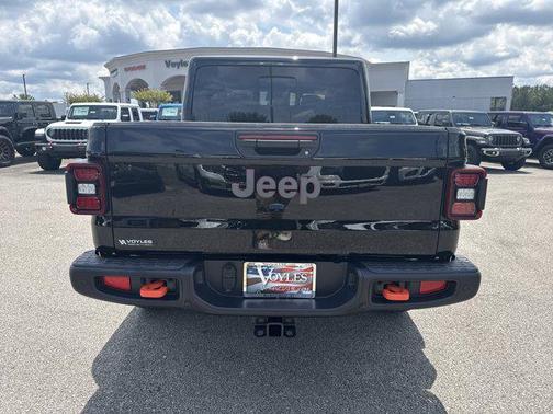Black Clearcoat 2026 Jeep Gladiator Mojave X 4x4