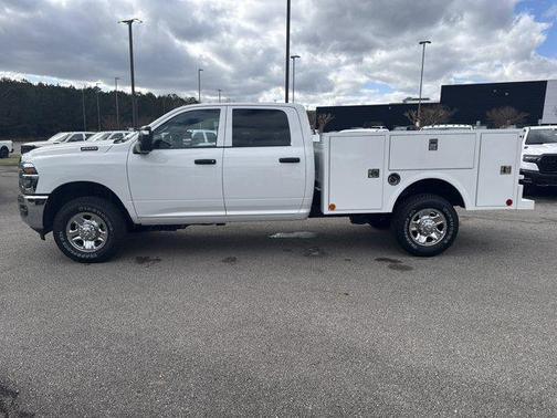 2026 RAM 2500 Tradesman Crew Cab 4x4 8' Box
