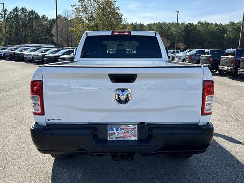 2024 RAM 3500 Tradesman Crew Cab 4x2 6'4' Box