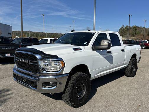 2024 RAM 3500 Tradesman Crew Cab 4x2 6'4' Box