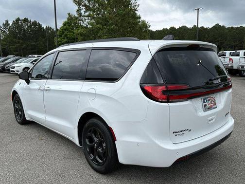 2024 Chrysler Pacifica Hybrid Premium S Appearance Pkg