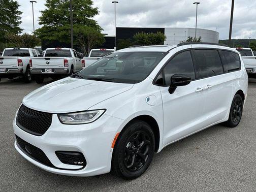 2024 Chrysler Pacifica Hybrid Premium S Appearance Pkg